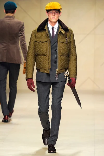 Look 25